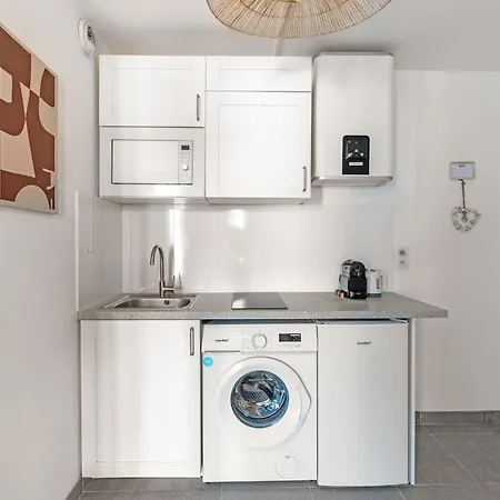 Charming Fully Equipped Near Paris Appartement *