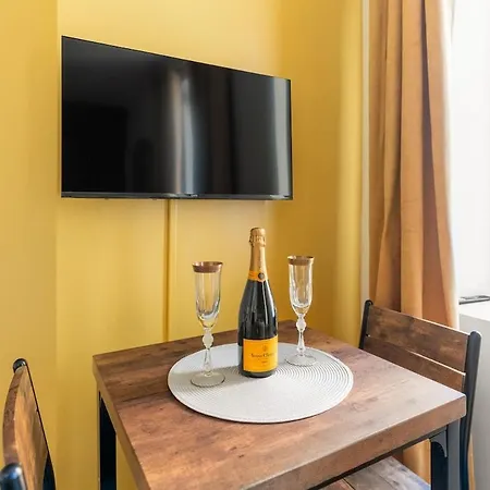 Charming Fully Equipped Near Paris *